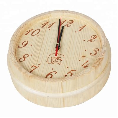 Los accesorios de madera decorativos del sitio de la sauna atavían el reloj de la sauna de la pared